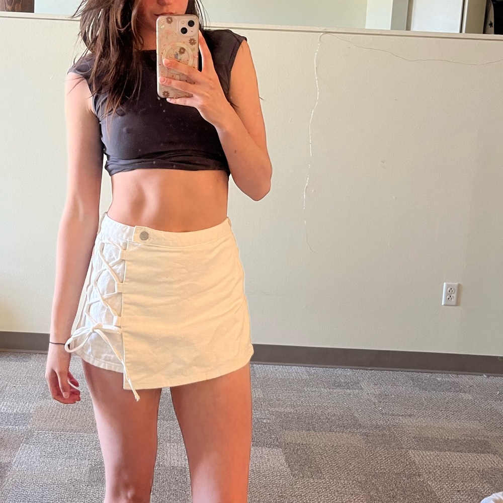 White skort SIZE 26
